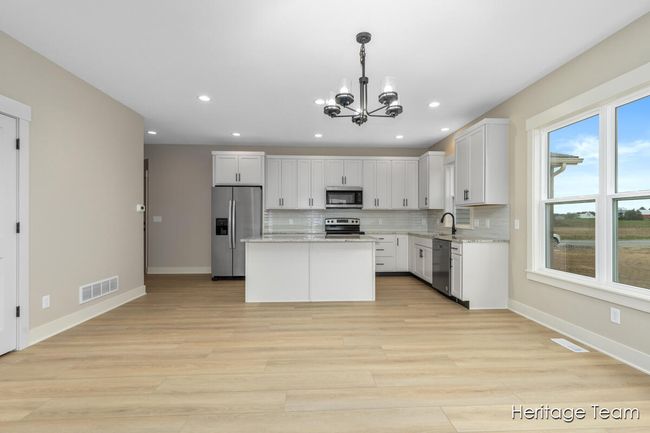 Dining Area | Image 10