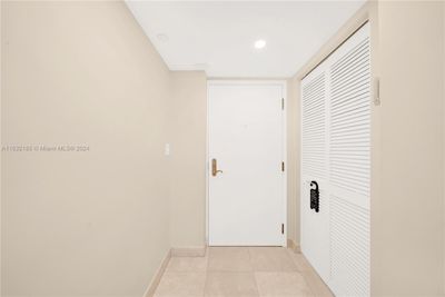 801 - 5757 Collins Ave, Condo with 2 bedrooms, 2 bathrooms and null parking in Miami Beach FL | Image 2