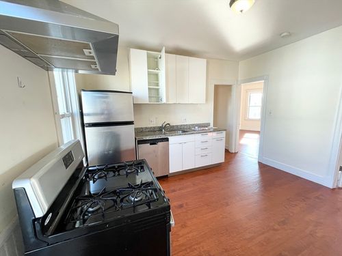 apt-3-19 Eastman St, Boston, MA, 02125-3888 | Card Image