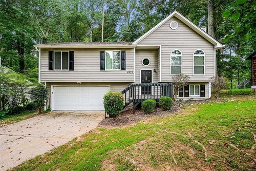 8373 Lake Dr, Snellville, GA, 30039-5725 | Card Image