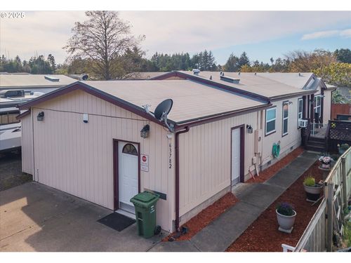 63782 Wallace Rd, Coos Bay, OR, 97420-8778 | Card Image
