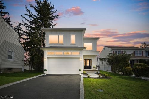 13 Harding Pl, Livingston, NJ, 07039-1803 | Card Image