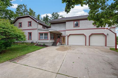 4 N Church St, Ortonville, MI, 48462-7709 | Card Image
