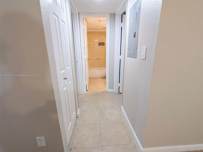 APT-105 - 8540 N Sherman Cir, Condo with 2 bedrooms, 1 bathrooms and null parking in Miramar FL | Image 7