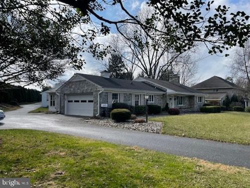 105 Lancaster Ave, STRASBURG, PA, 17579-1107 | Card Image