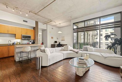 unit-422-1050 Island Ave, San Diego, CA, 92101-7262 | Card Image