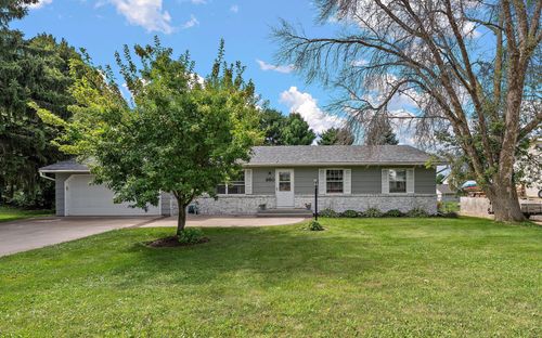 380 2nd St, Hammond, WI, 54015-9733 | Card Image