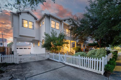 829 Ralfallen St, Houston, TX, 77008-4557 | Card Image