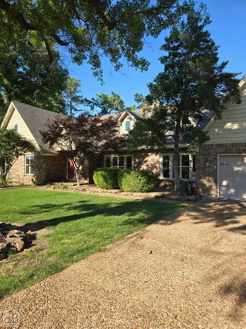 318 S Davis St, Manila, AR, 72442-5002 | Card Image