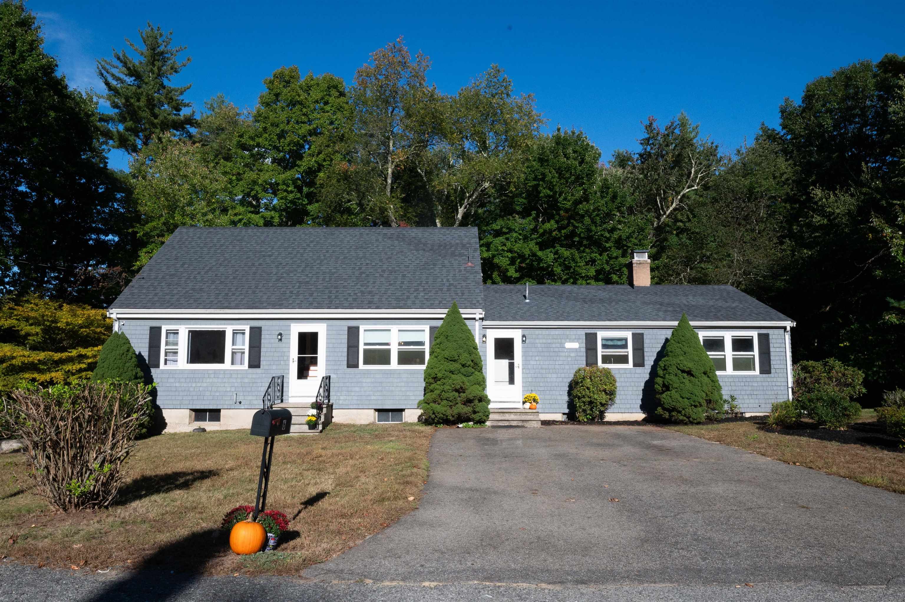 Crest Rd, Kingston, NH 03848