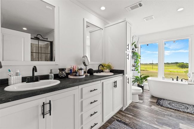 744 E Wiedemann Rd, Home with 4 bedrooms, 2 bathrooms and null parking in Flatonia TX | Image 13