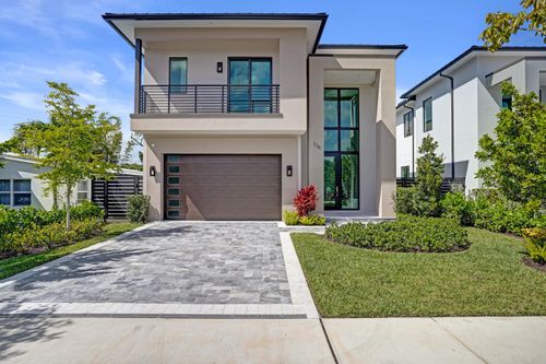 235 Ne 11th St, Delray Beach, FL, 33444-4053 | Card Image