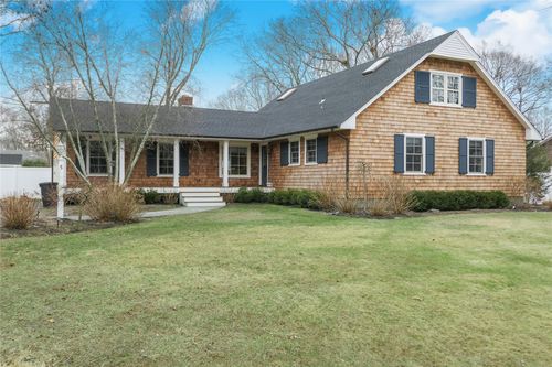 5 Fairway Dr, Bellport, NY, 11713-2305 | Card Image