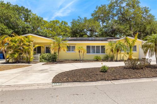 8187 23rd Ave N, ST PETERSBURG, FL, 33710-3617 | Card Image