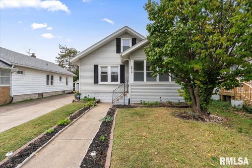 2416 30th St, Rock Island, IL, 61201-5517 | Card Image