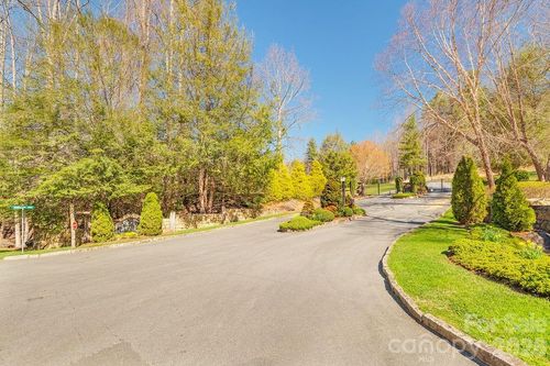 461 Somersby Pkwy, Hendersonville, NC, 28739-7723 | Card Image
