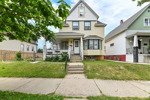 2437 S 29th St, Milwaukee, WI, 53215-2933 | Card Image