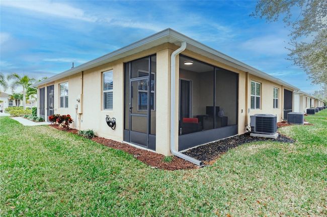 REAR EXTERIOR | Image 38