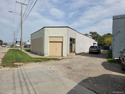 31580 Groesbeck Highway, Fraser, MI, 48026 | Card Image