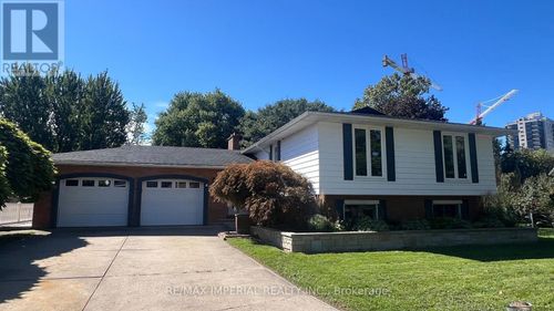 4 Pyramid Pl, St. Catharines, ON, L2T2N7 | Card Image