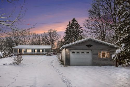 2810 Oak Forest Rd, Buchanan, MI, 49107-9253 | Card Image