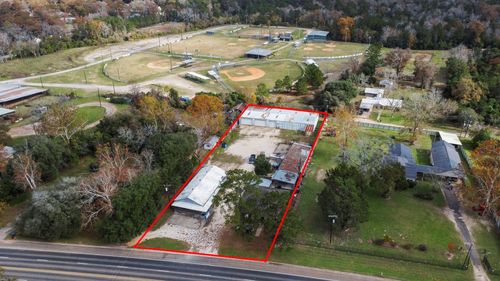 1809 S Houston Ave, Livingston, TX, 77351-4228 | Card Image