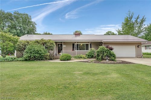 250 Greenridge Dr, Geneva, OH, 44041-9185 | Card Image