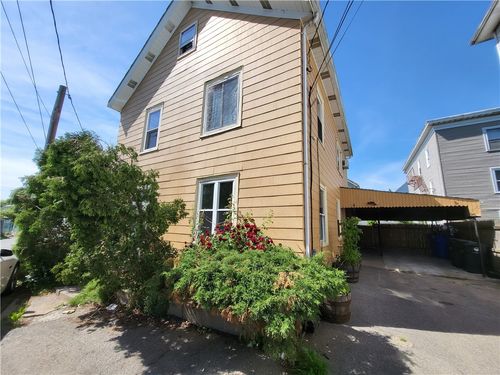127 Sherman St, Pawtucket, RI, 02860-4925 | Card Image