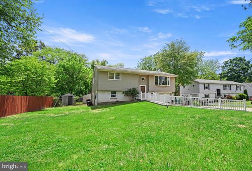 6998 Headley Ct, LEVITTOWN, PA, 19057-4517 | Card Image