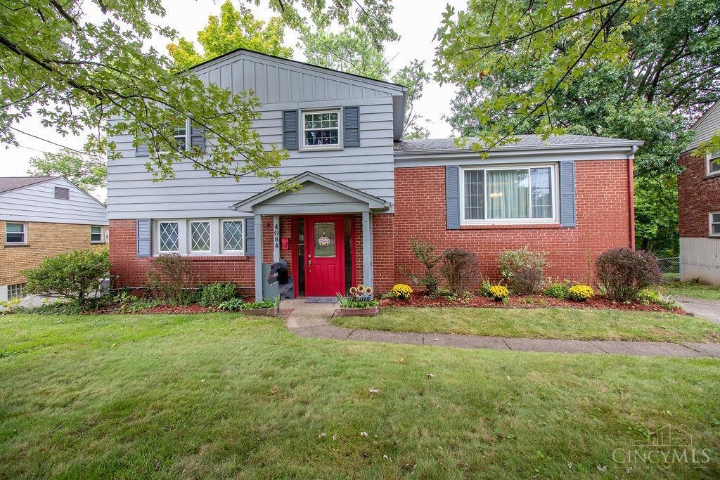 Larchview Dr, Cincinnati, OH 45236