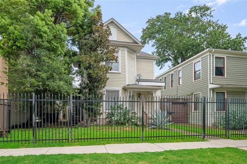 211 Emerson St, Houston, TX, 77006-4557 | Card Image