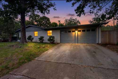 341 Arcadia St, Hurst, TX, 76053-6136 | Card Image