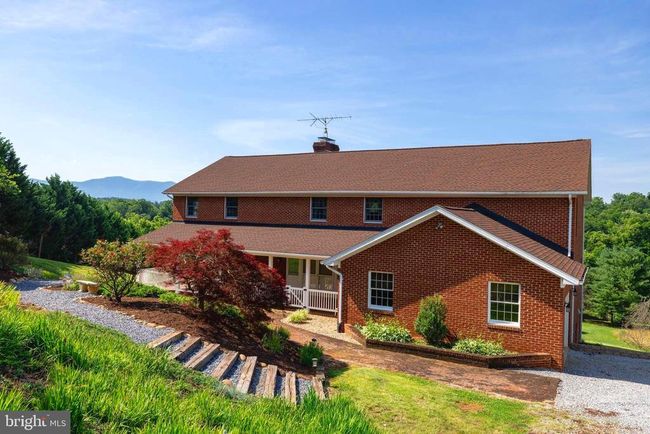 360 Lazy River East Rd, House other with 4 bedrooms, 5 bathrooms and null parking in Luray VA | Image 6