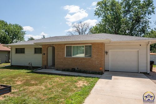 2555 Se Tidewater Dr, Topeka, KS, 66605-2356 | Card Image