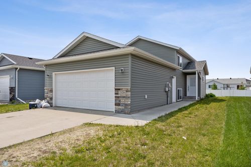 2128 Admiral Dr W, West Fargo, ND, 58078-8064 | Card Image