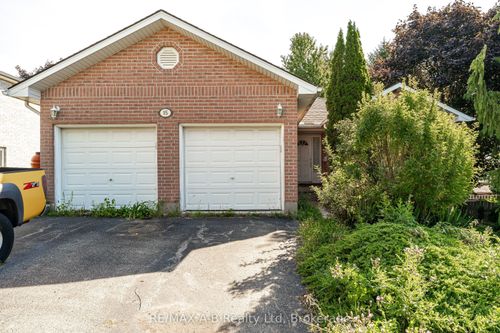 15 Valleyview Lane, Saint Marys, ON, N4X1E9 | Card Image