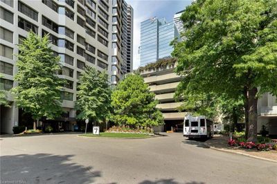 807 - 65 Harbour Sq, Home with 1 bedrooms, 1 bathrooms and 1 parking in Toronto ON | Image 3