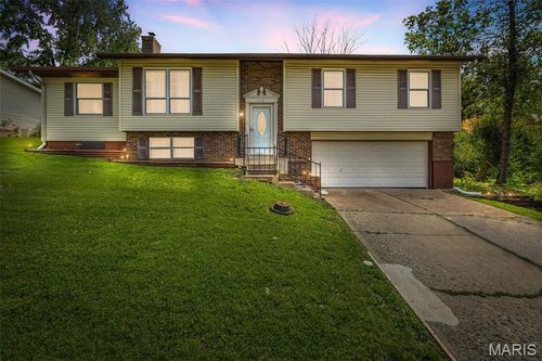 2110 Devonshire Dr, Imperial, MO, 63052-2236 | Card Image