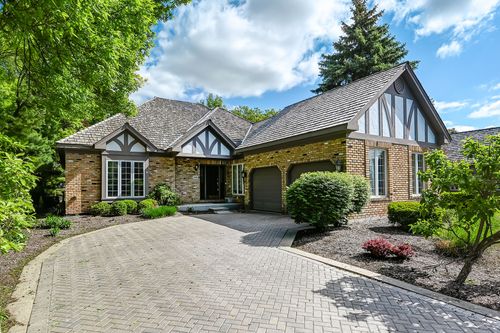 68 Berkshire Ct, Burr Ridge, IL, 60527-7933 | Card Image