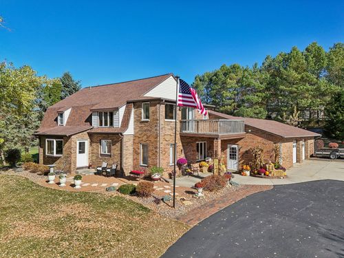 9080 Hickory Dr, Kewaskum, WI, 53040-9256 | Card Image