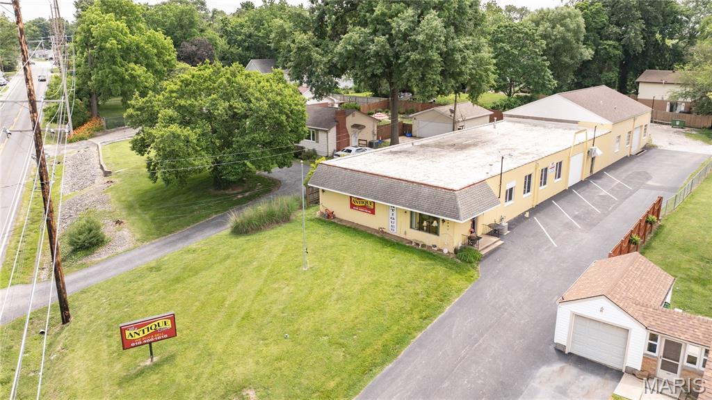 1007 W Delmar Ave, Godfrey, IL 62035