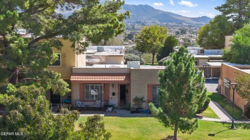 211 Maricopa Dr, El Paso, TX, 79912-4401 | Card Image