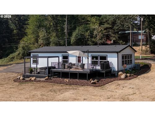 30402 Townsend Rd, Lebanon, OR, 97355-9330 | Card Image