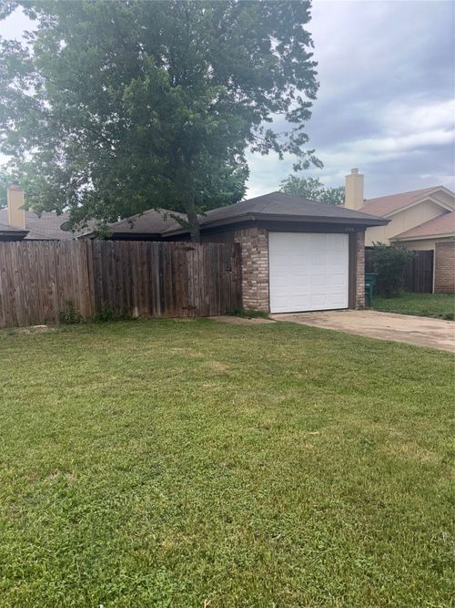 2720 Countryside Ln, Fort Worth, TX, 76133-5714 | Card Image