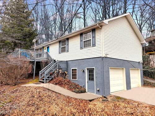 330 Sleepy Hollow Dr, Waynesville, NC, 28785-5912 | Card Image