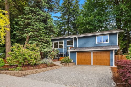 11821 Se 67th Pl, Bellevue, WA, 98006-6417 | Card Image