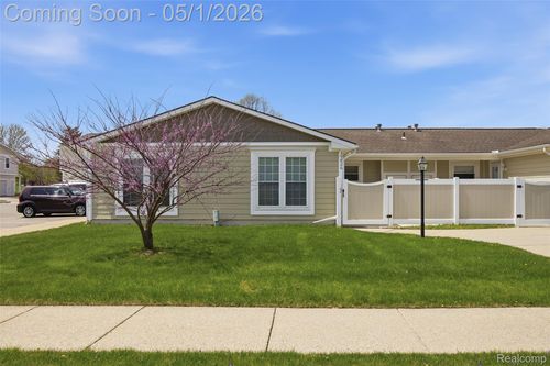 39826 Village Wood Cir, Novi, MI, 48375-4555 | Card Image