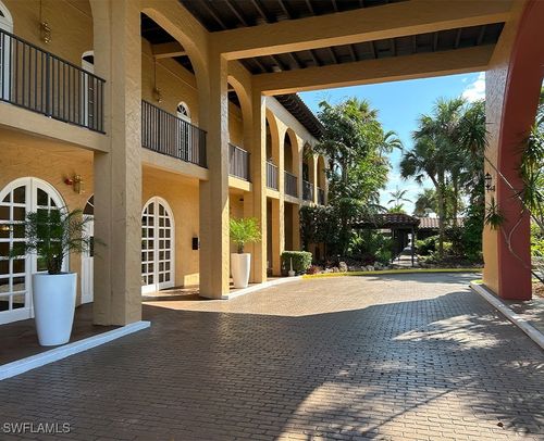 e159-25000 Tamiami Trl E, NAPLES, FL, 34114-9602 | Card Image