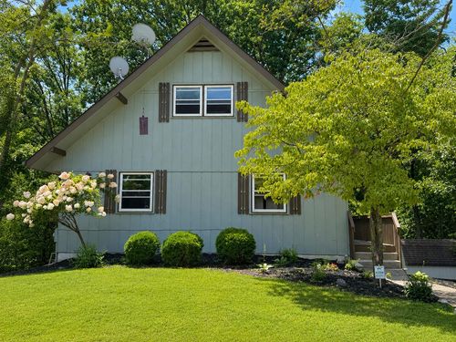 20227 Lakeview Dr, Lawrenceburg, IN, 47025-8928 | Card Image