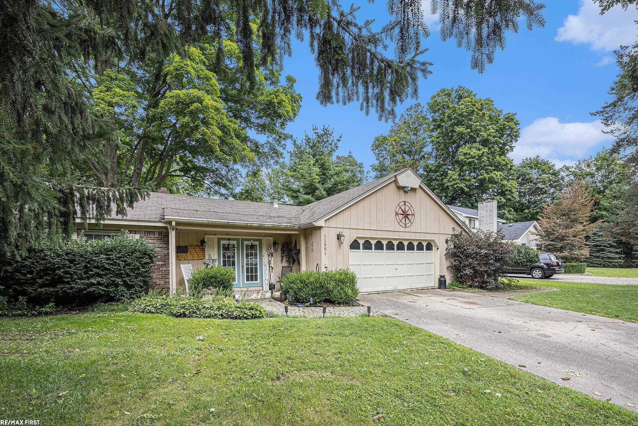 Rhode Dr, Shelby Township, MI 48317